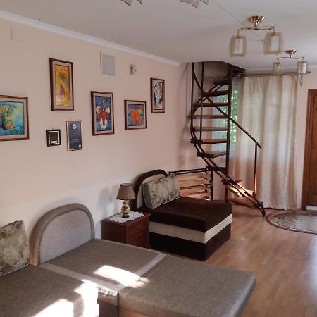 "Arttrakt" Hotel Lviv Eksteriør billede