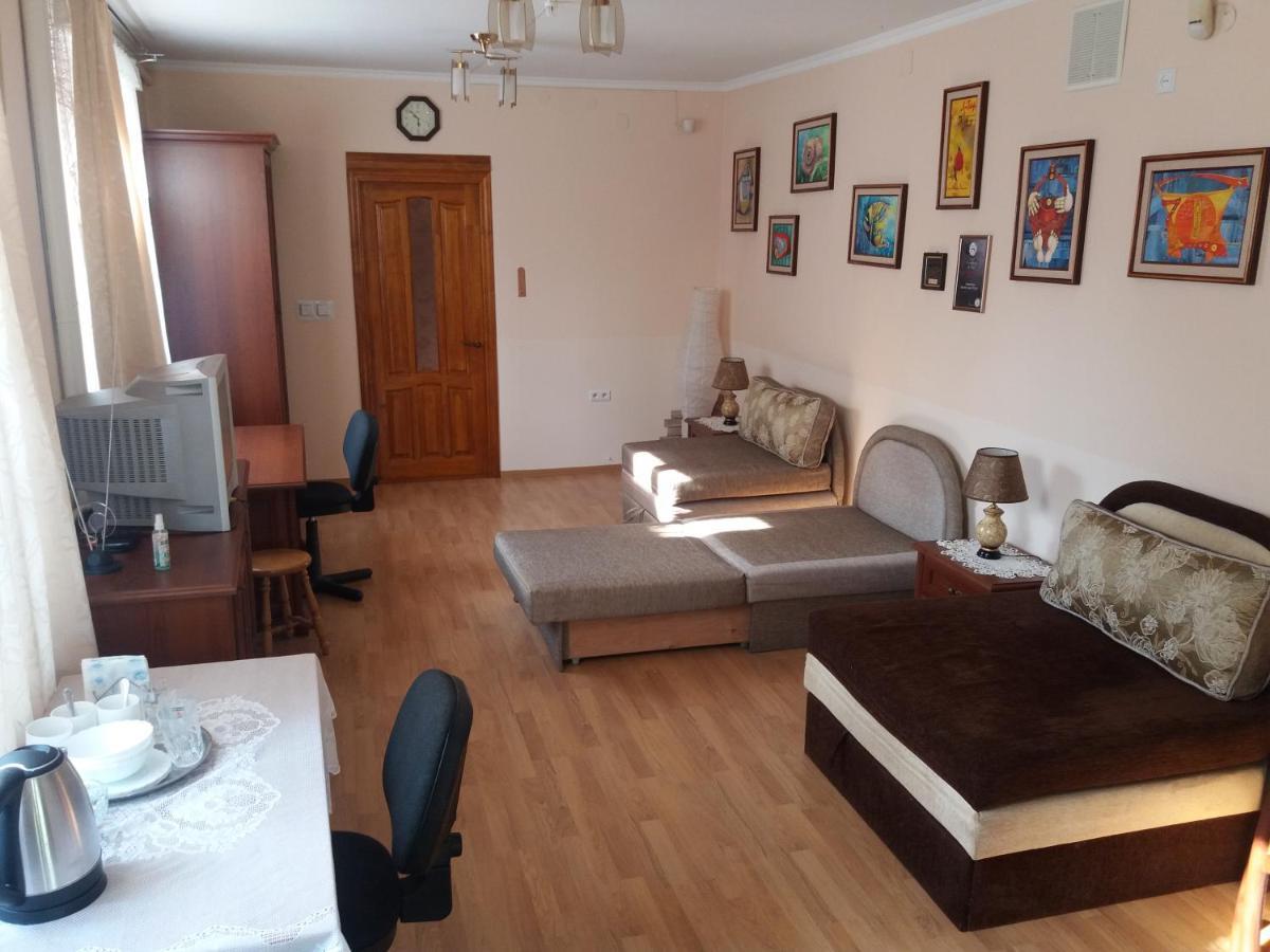 "Arttrakt" Hotel Lviv Eksteriør billede