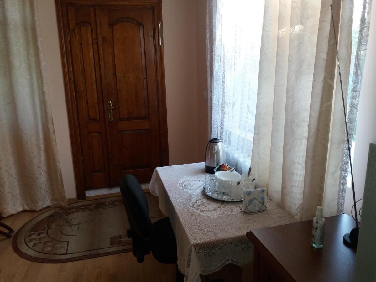 "Arttrakt" Hotel Lviv Eksteriør billede