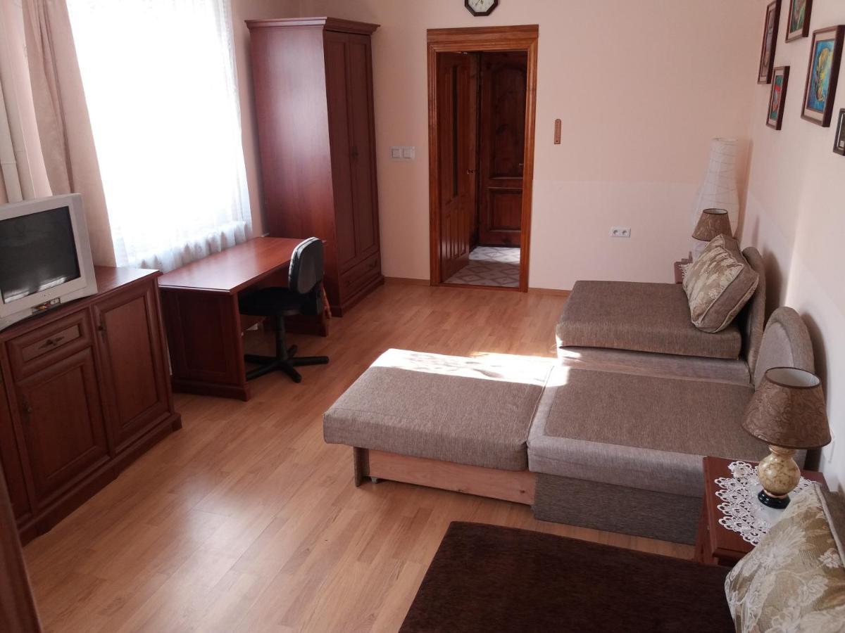 "Arttrakt" Hotel Lviv Eksteriør billede