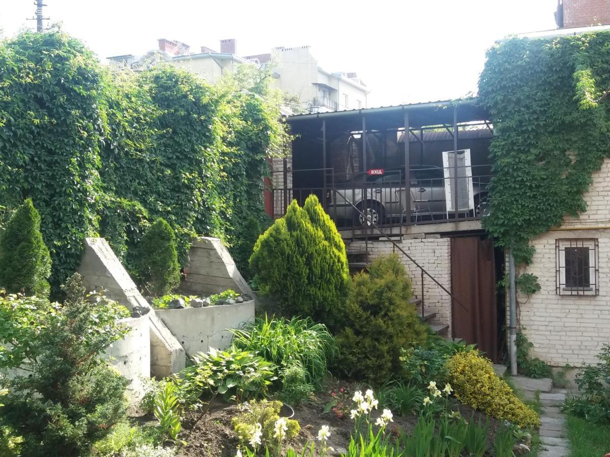 "Arttrakt" Hotel Lviv Eksteriør billede