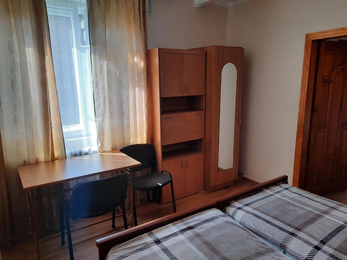 "Arttrakt" Hotel Lviv Eksteriør billede