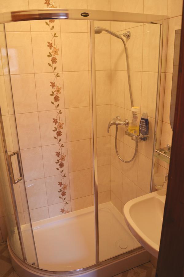 "Arttrakt" Hotel Lviv Eksteriør billede